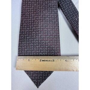 Donna Karan Signature 100% Silk‎ tie imported from Italy Used